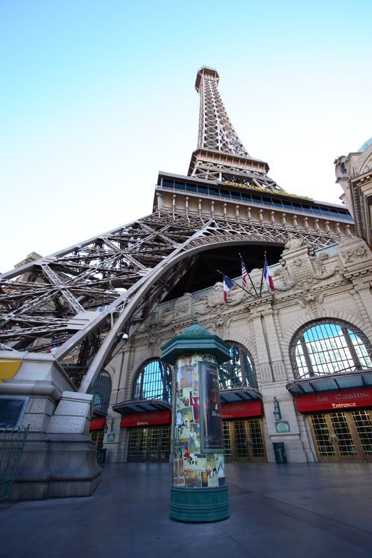 IMAGE: http://i42.photobucket.com/albums/e302/Off76/Las%20Vegas%20Apr%2007/LAS_042807_0042_resize.jpg