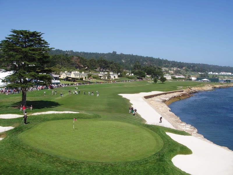 THE INCOMPARABLE 18TH AT PEBBLE BEACH
