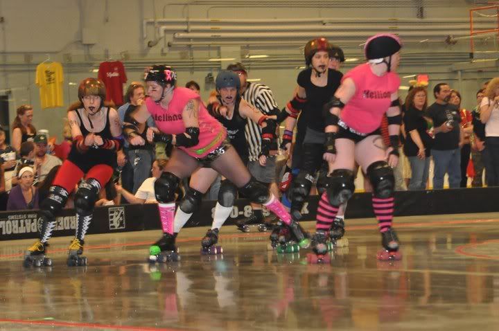 GUTSHOT (FAR L,) MAY LOOK POSSESSED IN THIS PIC, BUT SHES ONLY A DEMON ON THE TRACK.  HERE SHE DODGES A VISCIOUS HIT.