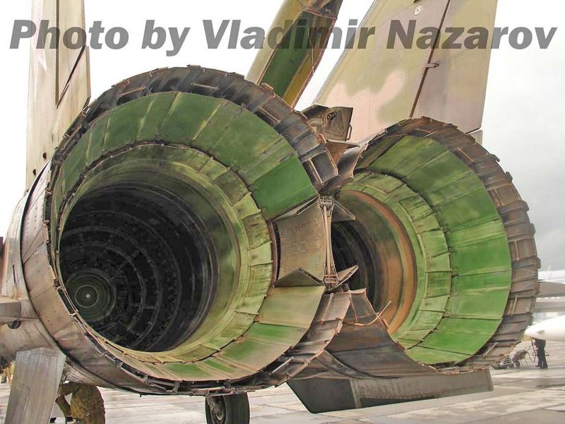 MiG-25RB%20Exhaust-2_zpsfx7oq2dl.jpg