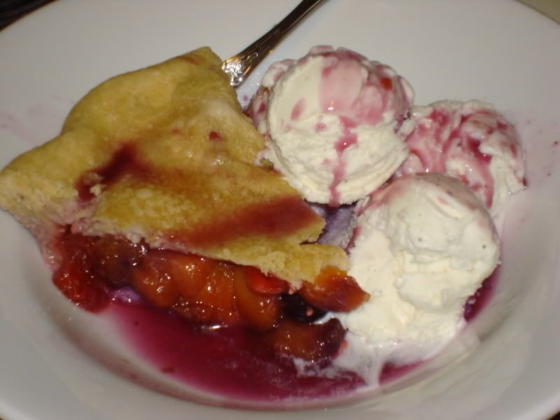 pie,dessert,peach,berry,summer,treat