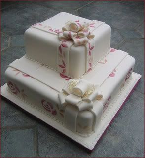Square wedding cakes with popular designer