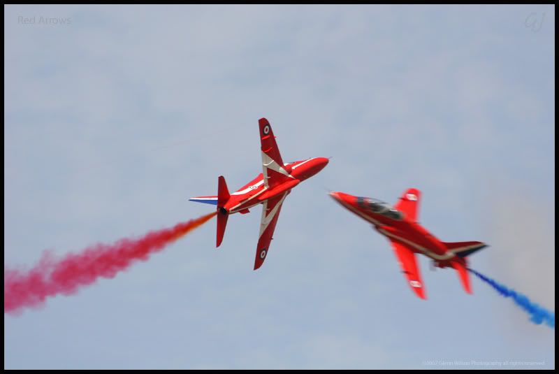 IMAGE: http://i42.photobucket.com/albums/e316/GeeJayW/Planes/IMG_7100SmallRedArrows1.jpg