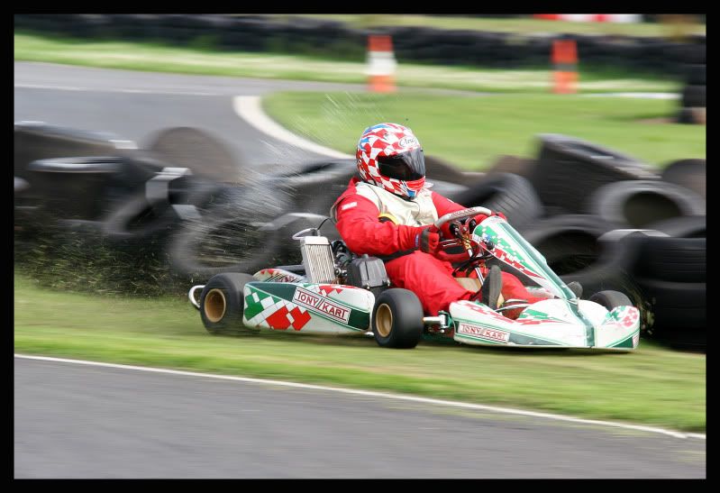 IMAGE: http://i42.photobucket.com/albums/e316/GeeJayW/Sigma%20Zoom/IMG_0990_1OnTheGrass.jpg