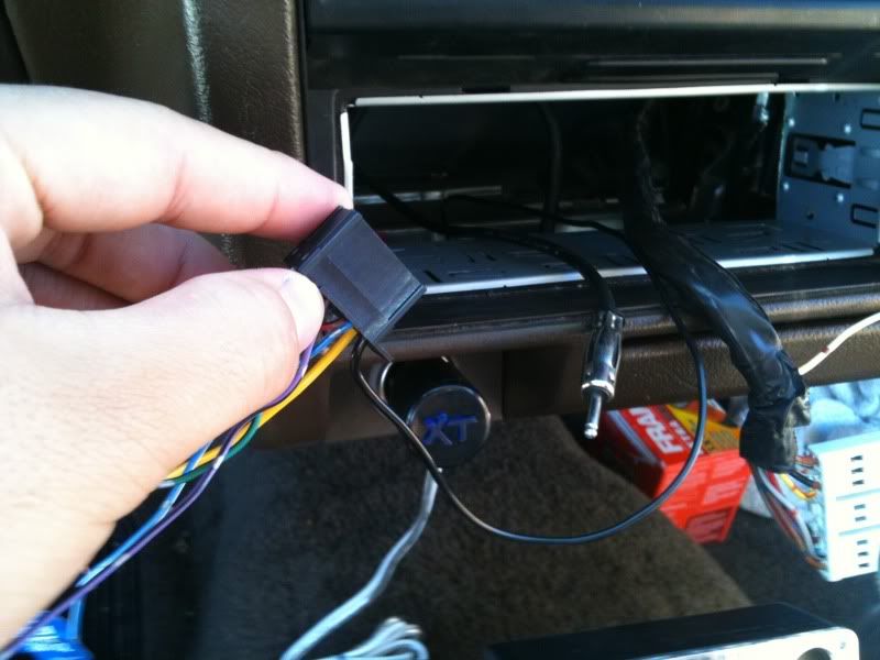 Deck wont power on.. in my car.