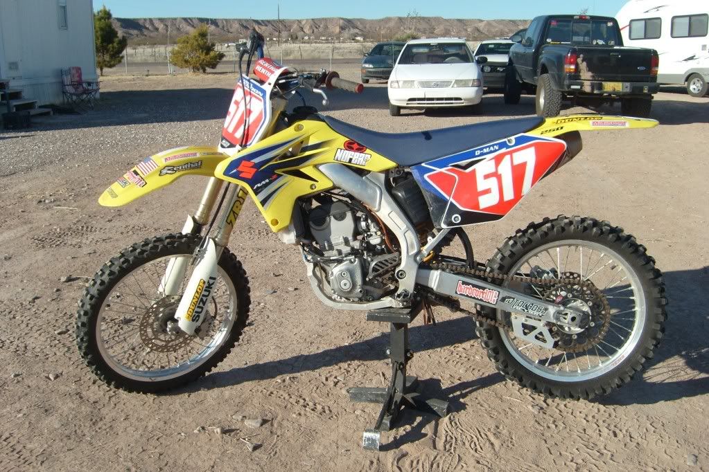 suzuki dirt bike pose