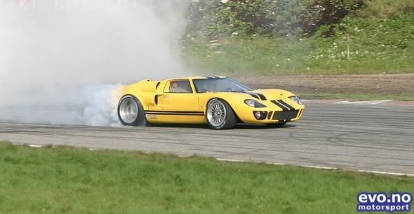 fordGT40lrveprudskogen.jpg