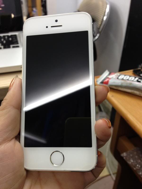 Bán Iphone 5s 16G màu trắng phiên bản Quốc tế..máy đẹp....... - 1