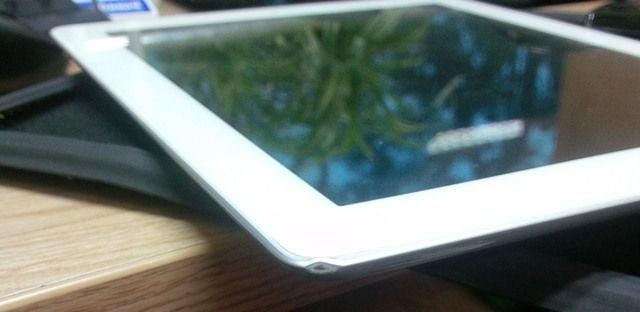 Bán Ipad Gen 3 4G+64G và Ipad Mini only wifi 16G all White - 1