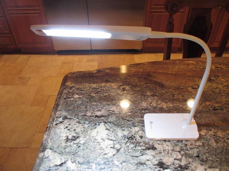 taotronic_led_desk_lamp-08_zpsb23dc8e0.jpg