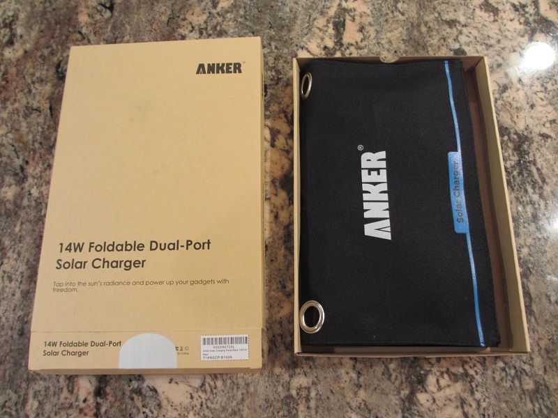 anker_14w_solar_charger-02_zps3990b314.jpg
