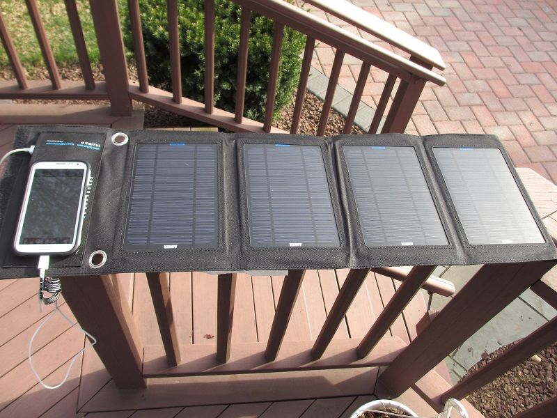 anker_14w_solar_charger-06_zps95766e8f.jpg