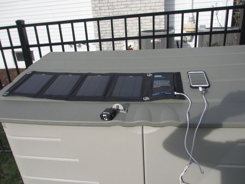 anker_14w_solar_charger-08_zpsa84b714d.jpg