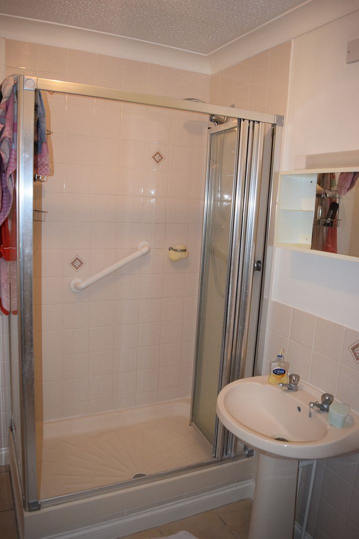 Old en-suite. photo DSC_0036.jpg