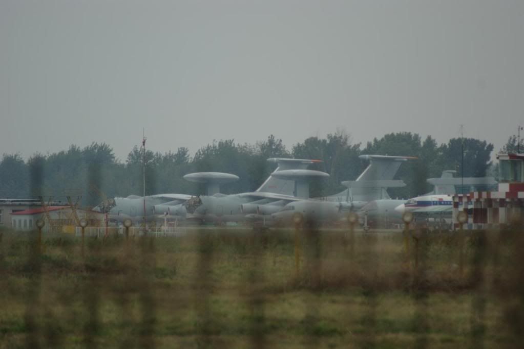 http://i42.photobucket.com/albums/e338/Hyperwarp/Hobbies/Military/PRC/Air/KJ-200/post-47-1243538821.jpg