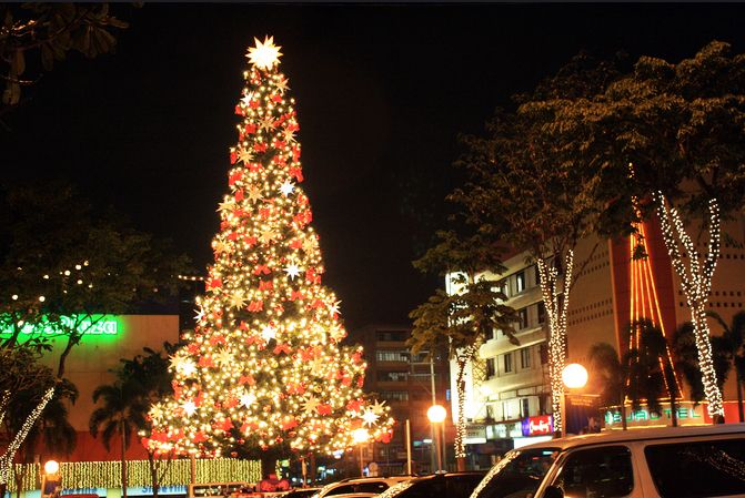 Giant Christmas Tree in Araneta Cubao