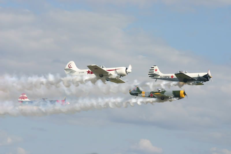 http://i42.photobucket.com/albums/e344/hbn/Cosford%2009/aero.jpg