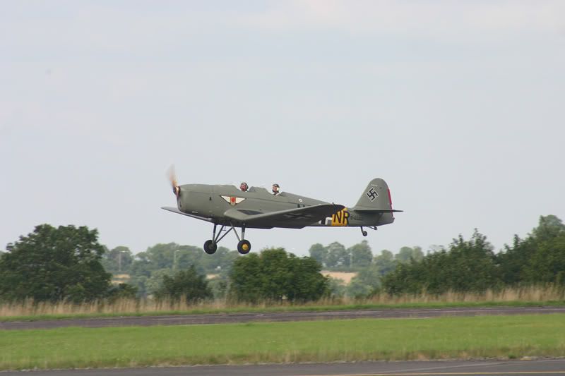 http://i42.photobucket.com/albums/e344/hbn/Leic%20warbird/LAC036.jpg