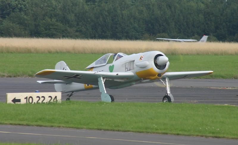 http://i42.photobucket.com/albums/e344/hbn/Leic%20warbird/LAC051.jpg