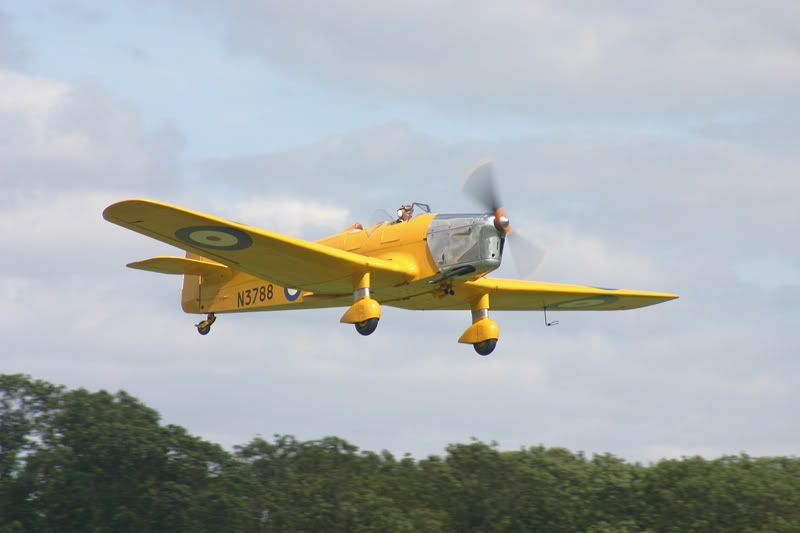 http://i42.photobucket.com/albums/e344/hbn/shuttleworth%20august%20mil/SH121.jpg