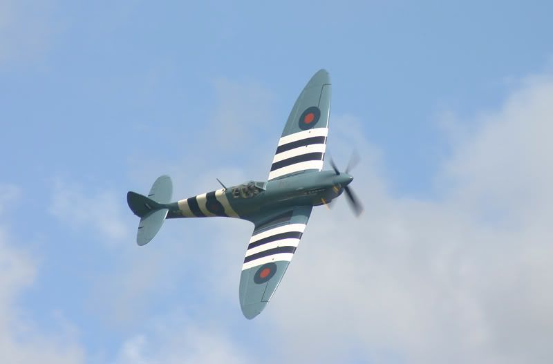 http://i42.photobucket.com/albums/e344/hbn/shuttleworth%20august%20mil/SH168.jpg