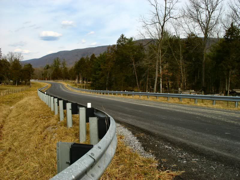 IMAGE: http://i42.photobucket.com/albums/e347/Diminished29/Scenery/road1.jpg