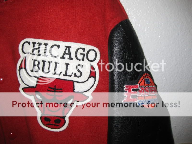 Vintage Chicago Bulls Leather/Wool Snap Varsity jacket Made in USA sz 